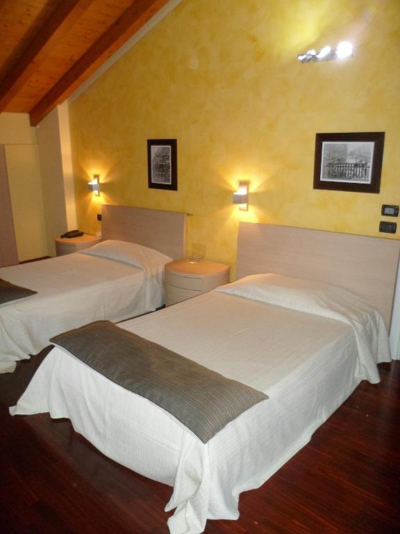 Hotel Fontana Santa กรูเมลโลเดลมอนเต ห้อง รูปภาพ